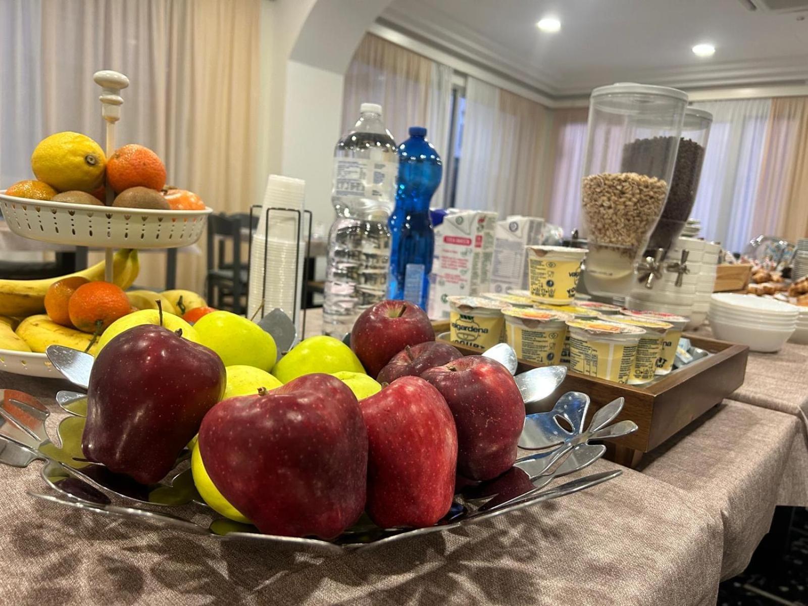 Hotel D'Annunzio Κατόλικα Εξωτερικό φωτογραφία