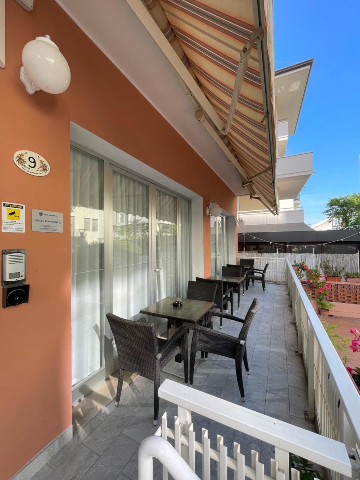 Hotel D'Annunzio Κατόλικα Εξωτερικό φωτογραφία