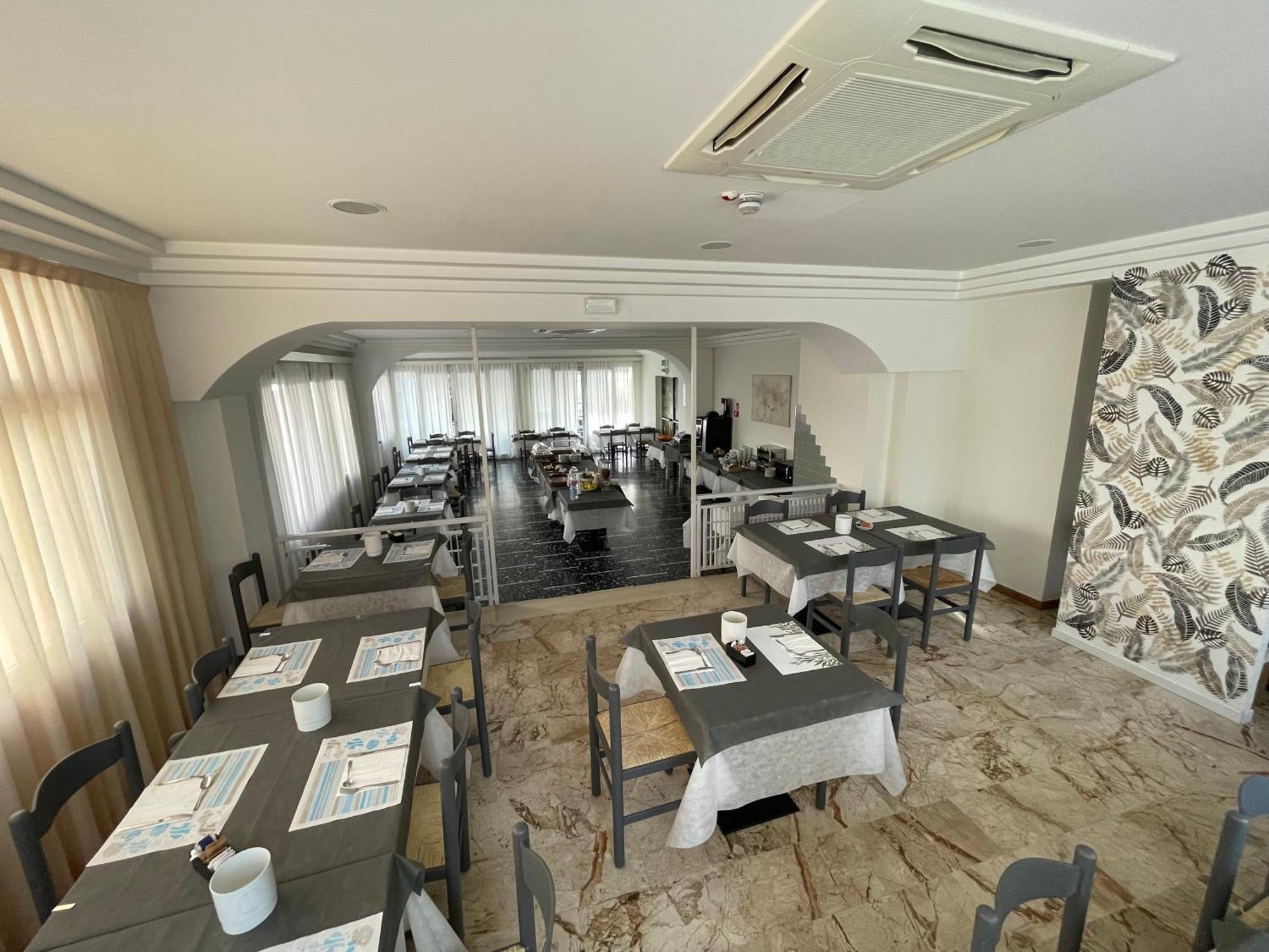 Hotel D'Annunzio Κατόλικα Εξωτερικό φωτογραφία